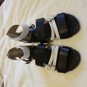 Michael Kors Black & White Leather Sandals - Size 6.5